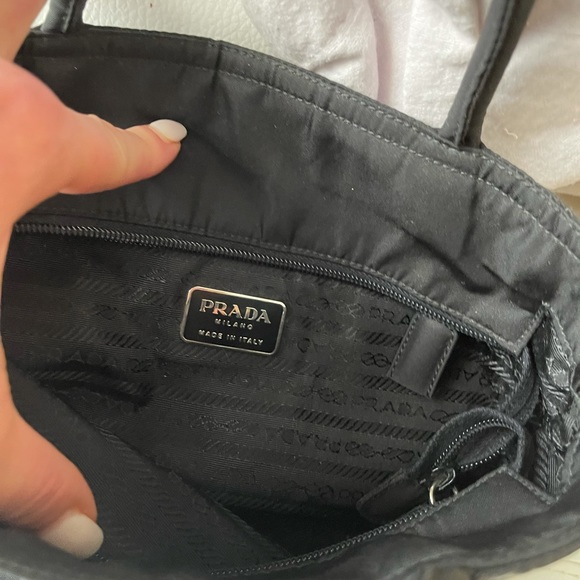 Prada Authentic Classic micro purse! - Picture 2 of 4